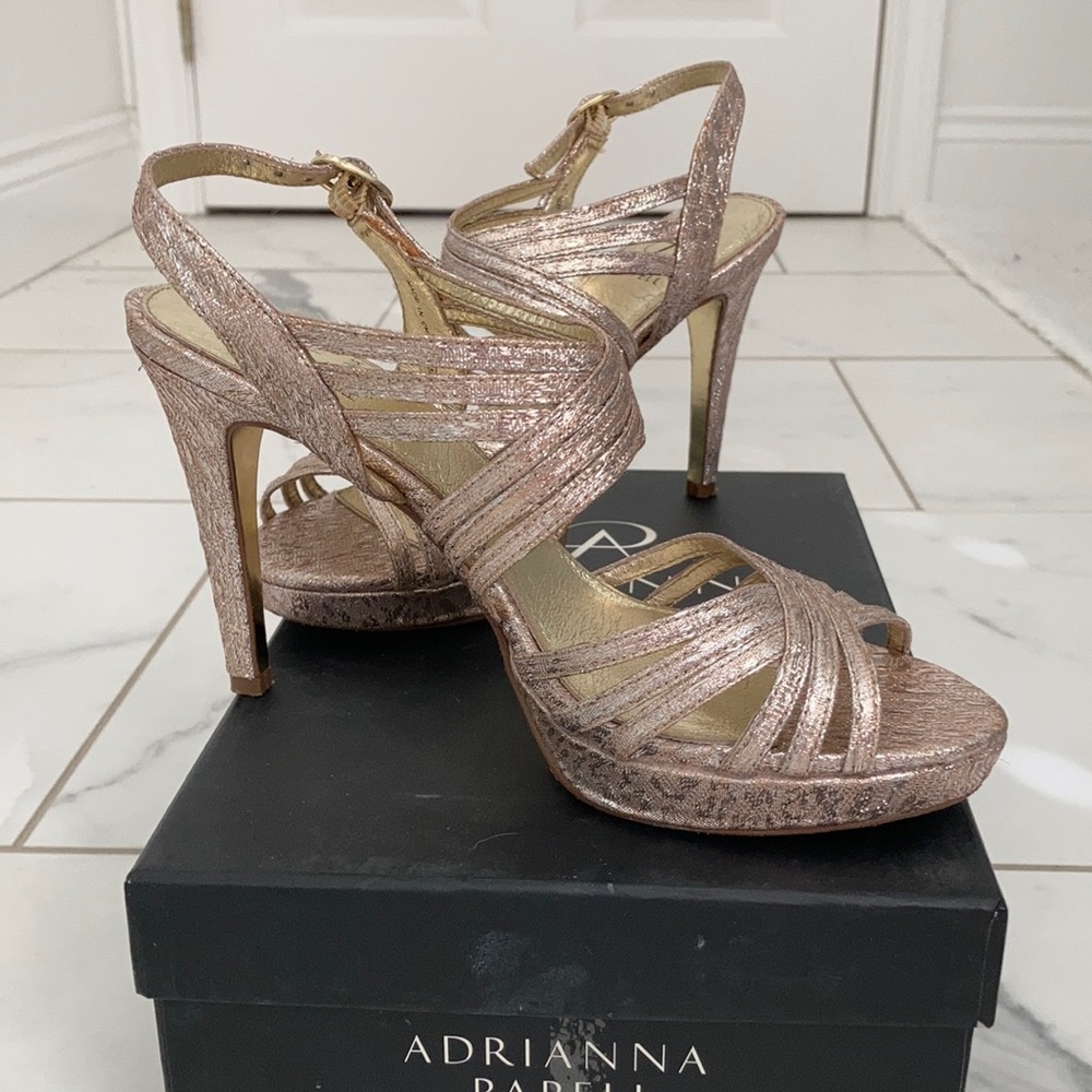 Adrianna Papell, Aiden gold heel, 6.5